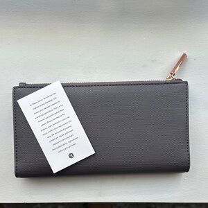 NWT Dagne Dover Slim Wallet Graphite